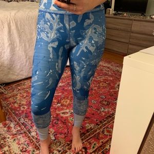 Joy Lab Fun Blue and White Printed Leggings